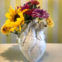 Cœur de fleurs de forme de coeur Résine Vase Séclées de fleurs séchées Vases Pots Corps Sculpture Bureau de fleur Décoration Home Decoration Ornements 240329