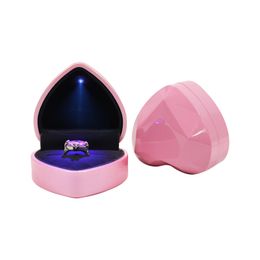 Boîte porte-anneau lumineux LED en forme de cœur, présentoir de mariage, emballage de bijoux, décoration