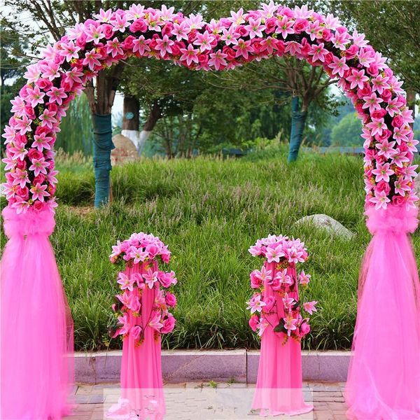 Forme de coeur Décoration de mariage Anniversaire Site Disposition Arch Shelf Artificial Lily Rose Flower Ensemble pour les accessoires de bricolage de fête