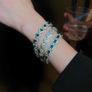 Pulsera en forma de corazón Joyería MOXI con micro incrustaciones de circón Pulsera de mujer con diamantes completos Transmisión en vivo de lujo Pulsera del tesoro de color bohemio 231015