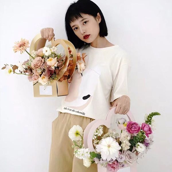 Boîtes en papier à fleurs en forme de cœur avec poignée, panier d'emballage de cadeaux de fête de fleuriste de roses de mariage, vente en gros