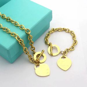 Hartvormige ketting met designer armband sets luxe damesmodepak merk sieraden met verpakkingsdoos sociale verzameling geschenken
