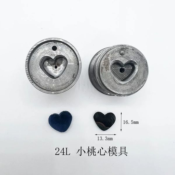 Matrices de boutons auto-couvertes en tissu carré en forme de cœur, outil de moule, boutons artisanaux faits à la main, accessoires de bijoux 240311