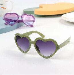 Gafas de sol del corazón gafas de lujo para niños/niñas Gasas encantadoras Gafas de sol Mujer UV400 240419