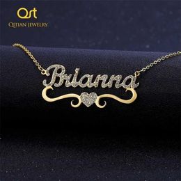 Hart met gepersonaliseerde naam ketting voor vrouwen Aangepaste gouden roestvrijstalen BlingBling hanger Personaliseer ICED OUT KETTING 22011282N