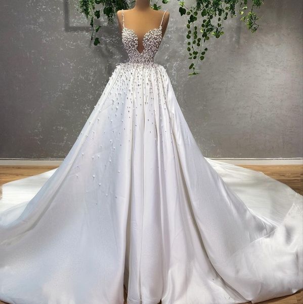 Perles lourdes robes de mariée bretelles spaghetti perles robes de mariée sur mesure moderne Robe de Mariage 2022