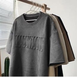 T-shirt gris épais de ciment pour hommes européens et américains de la mode de mode Haute-américaine en acier à manches courtes lettres tops 240420