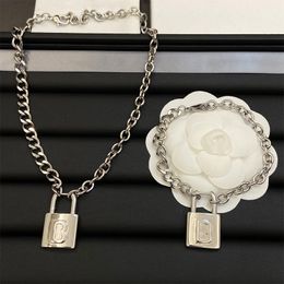 Zware ketting ketting armband alfabet gravure roestvrij stelen slot hanger 925 zilveren VInatge sieraden vrouwen chique charme hoofdtooi
