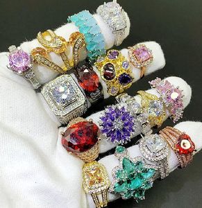 Bague de gemme incrustée de l'industrie lourde lumière de luxe magnifique couleur cristal diamant 18K bague en placage d'or véritable