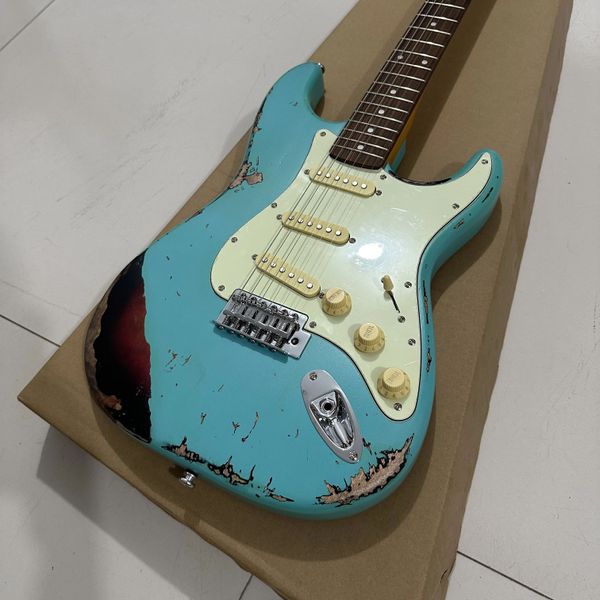 Heavy Relic S T Guitarra Cuerpo de aliso Mástil de arce Hardware envejecido Color azul Acabado de laca nitro Guitarra eléctrica
