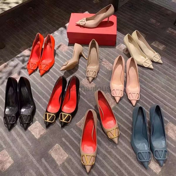 Talon 2024 Valentyno Pumps High Designer Stud Chaussures Vlogoo Nouveaux talons minces simples en cuir en cuir authentique