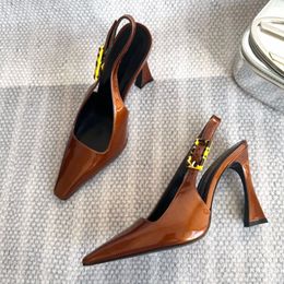 talons designer femmes chaussures de robe de luxe sandales baskets hauts talons en cuir breveté ton triple noir nuede femme sandals féminins