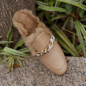 Cadena de cinta de metal cubierta de cabello de conejo de invierno Heihaian elegantes zapatillas redondas elegantes para mujeres 231219