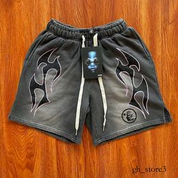 Hellstar Shorts 2024 Date Hellstar Studios Shorts Hommes Femmes Hellstar Tee Designer Mode Court Plage Vacances Cadeau Pantalon Hommes Jogger Pantalon de survêtement Hell Star 392