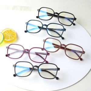 Henotin printemps 2021 Les lunettes de lecture élégantes et belles peuvent être utilisées par les hommes Femmes Frames Plasmes Lunettes de soleil à bas prix 212b