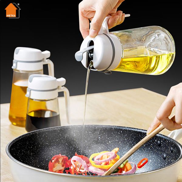 Herb Spice Tools Oil Cruet Botella de almacenamiento de vidrio Tanque Dispensador de aceitunas Apertura y cierre automático Contenedor de condimentos para cocina 230520