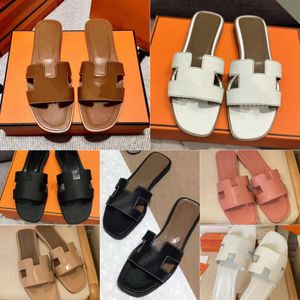 Designer Sandalen Women schoenen Designer Slippers voor dames sandaal dame casual loafers schoenen witte bruine buitenstrandglaasjes zomer splitsen klassieke platte hak flats