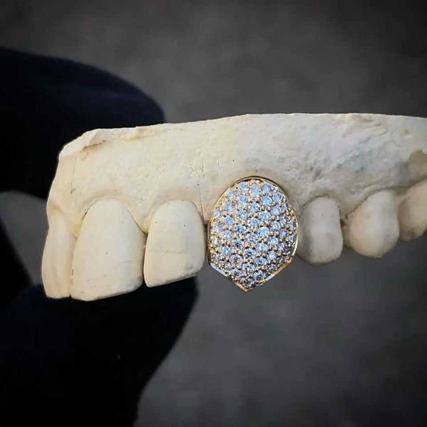 Salut Hopjewelry personnalisé plaqué or 925 argent Sterling Vvs Moissanite diamant glacé Grilz dentaire pour les dents
