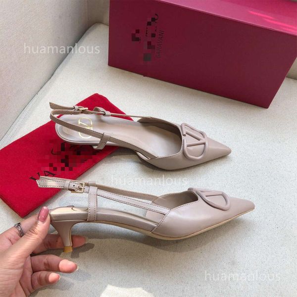 High 2024 talons talons pompes en cuir Designer Valentyno Chaussures Stud brillant Four Seasons Sandales Hawc