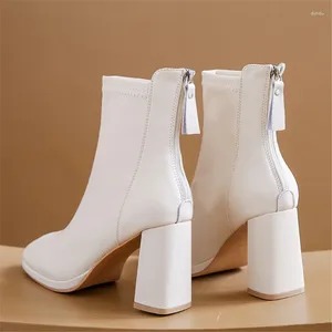 Bottines à talons carrés pour femme, chaussures d'hiver à talons hauts carrés de 8.5cm, plateforme blanche, en cuir souple, avec fermeture éclair, courtes, 857