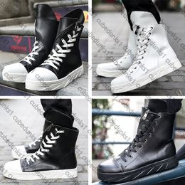 Botas de motocicleta de barril alta Attillo de trabajo de diseñador masculino Botas Martin Boots Trendy Black White Board Zapatos 39-44