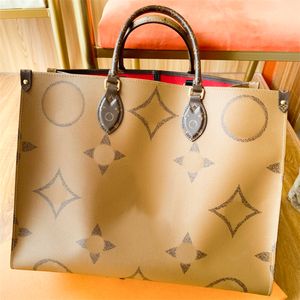 Fourre-tout de grande capacité Sacs de magasin en déplacement Sac à main de créateur Sac à main de luxe en cuir gaufré pour femme Sac à bandoulière pour homme Pochette à langer à la mode