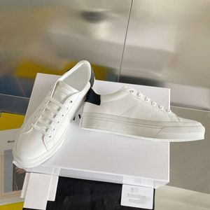 Haute définition pour hommes et femmes petites chaussures de sport minimalistes blanches à lacets décontractées en cuir véritable, tendance de chaussure unique saisonnière pour couple
