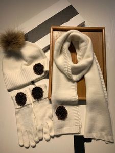 High design warm hat scarf set Hat men's and women's winter 2-piece shawl Designer hat Scarf Wool Hawaiian scarf Hat glove set box