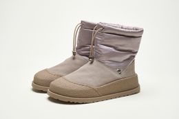 Des bottes hautes pour un ajustement confortable et polyvalent qui n'est pas trop pointilleux