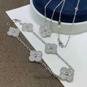 Pulsera de diamantes completa chapada en oro de 18 quilates para mujer con trébol de cuatro hojas y cinco flores de edición alta