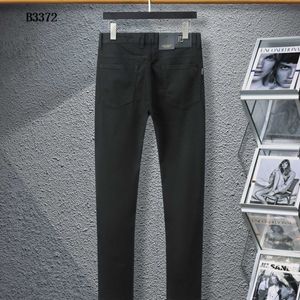 Haut de gamme 2024 Jeans noir élastique slim ajustement nouveau pantalon décontracté pantalon pour hommes polyvalent b3372