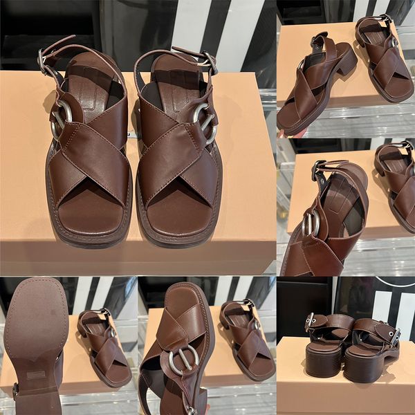 Haut de gamme 2024 printemps/été nouvelles sandales à vent de moto boucle en métal sandales romaines en cuir épais avec bout croisé pantoufles confortables 35-40