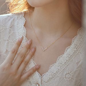 Collier pendentif en argent Sterling 925 pour femmes, bijoux fins en forme de V, perle de coquille, Design minimaliste élégant, haut de gamme