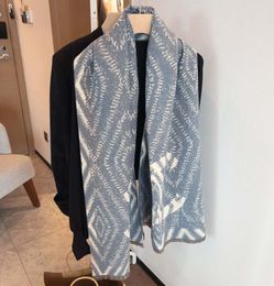 Bufanda chal de lana de marca de lujo para mujer, de gama alta, otoño e invierno, con monograma cálido y cómodo, colocación elegante