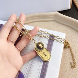 Marca de gama alta Collares de cabeza 18k Chapado en oro Collar colgante de lujo Joyas de diseñador seleccionadas Estilo de moda popular Mujeres Cadena larga Regalo clásico premium