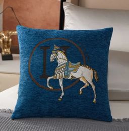 Coussin haut de gamme/oreiller décoratif salon canapé étui décoratif cheval brodé housse de coussin chambre chevet carré taie d'oreiller