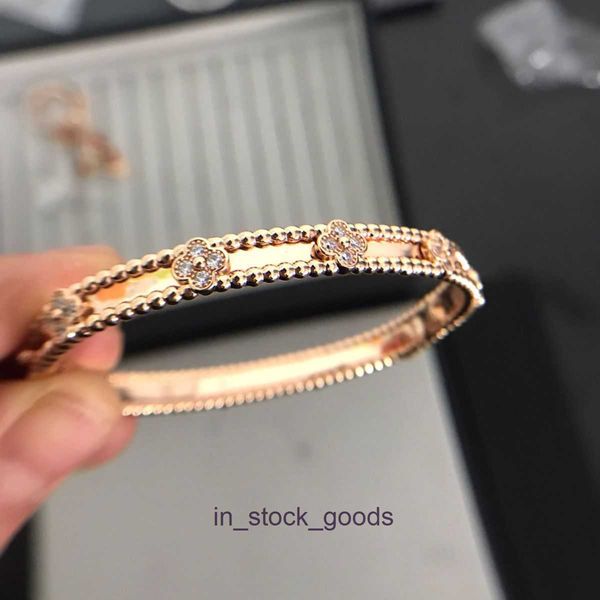 Bracelets de créateurs haut de gamme pour bracelet Vancleff CNC High Board Kaleidoscope avec un trèfle à quatre feuilles V Bracelet en or étroit