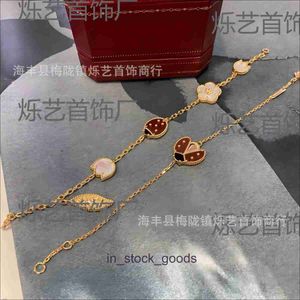 Brazaletes de diseñador de alta gama para Vancleff S925 Silver Five Flower Siete Ladybird Bracelet Girl 18K Gold Rose Gold Luxury Fritillaria Red Jade Hand Jewely 1to1