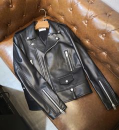 High-end Designer Classic Motorcycle Sheepskin Jacket Mode Rits Stikken Lederen Materiaal Luxe Mooie Mens Korte Jas met zwarte revers