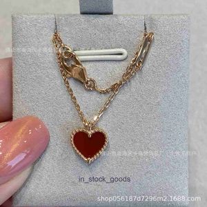 Collier de créateur haut de gamme pour femmes Vanclef Love Collier Womens Red Agate Heart Pendant Collar Collar Mignon et Sweet Original 1TO1 avec un vrai logo