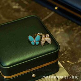 Anneaux de créateurs haut de gamme pour Vancleff 18K New Blue Turquoise Butterfly Anneau pour femmes avec un bancle polyvalent en diamant double papillon