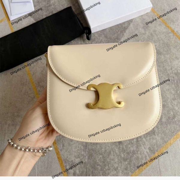 Sac de selle de designer haut de gamme Sac à main à bandoulière unique Sac à main en cuir véritable de qualité supérieure Sac fourre-tout à rabat mat Semi-rond Mode de luxe Sac à main polyvalent pour femme