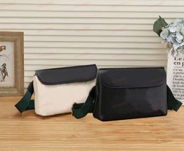 Sac à bandoulière simple en relief haut de gamme pour femmes, sac à bandoulière rétro polyvalent de styliste tendance populaire, petit sac carré