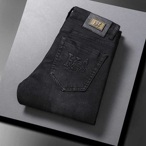 Pantalones vaqueros europeos h Family de alta gama para hombre, pantalones largos negros en relieve, ajustados, ajustados, rectos, pequeños, para otoño e invierno