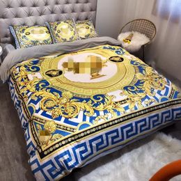 Hoogwaardige Europese luxe Medusa herfst- en winterwarme printmodel kamervillabedset van vier stuks