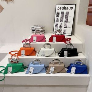 High-end handtas voor dames Handtas Nieuw modieus nicheontwerp, draagbare kleine vierkante tas, internetberoemd, stijlvolle crossbodytas met één schouder