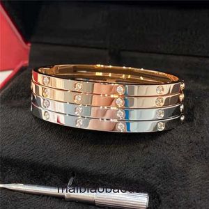 High -end sieraden Barmers voor Carter Womens V Gold Ploated Ten Diamond Style Bracelet smal Eternal for Men and Women Original 1: 1 met echt logo