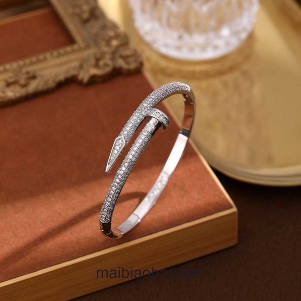 Bijoux haut de gamme Bracelettes pour les femmes Carter V Femmes V Gold Gold Nail plaqué avec du luxe en or et en diamant et en diamant et un bracelet élégant Original 1: 1 avec logo réel