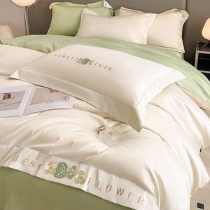 Haut de gamme, luxe léger et luxueux ensemble de quatre pièces en coton long en coton, tout coton, coton pur, 100 couettes, draps de lit, draps ajustés et literie de couchage nue