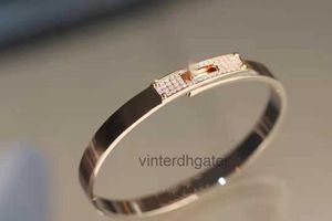 Bracelet de diamant demi-gold de luxe haut de gamme H Gold Twistable avec deux couleurs boucle à or plaqué High Carbone